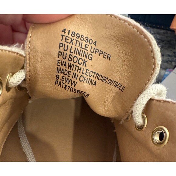 NWT Torrid Laceup Oxford Shoes Women's Beige Natural Sz 9.5W  Travel Office Work - Picture 10 of 11